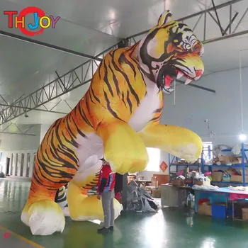 изготовленный на заказ новогодний гигантский надувной тигр высотой 5 метров 17 футов для показа
